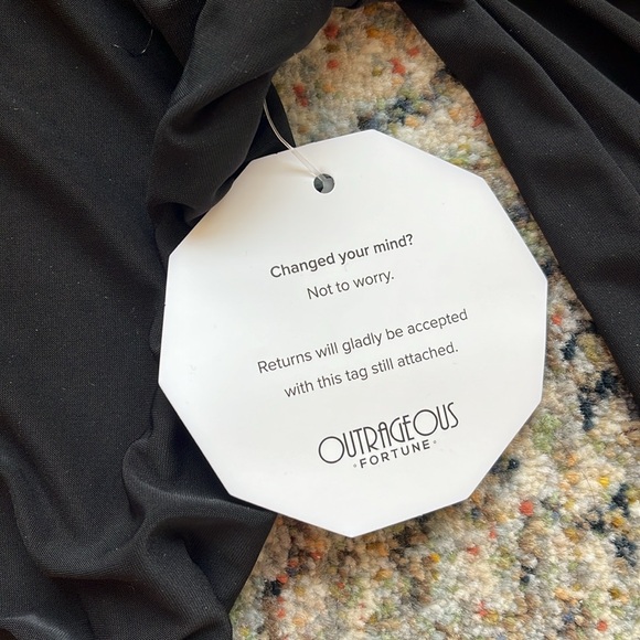 NWT (in black) sexy bodysuit - long sleeve open back - Picture 9 of 17